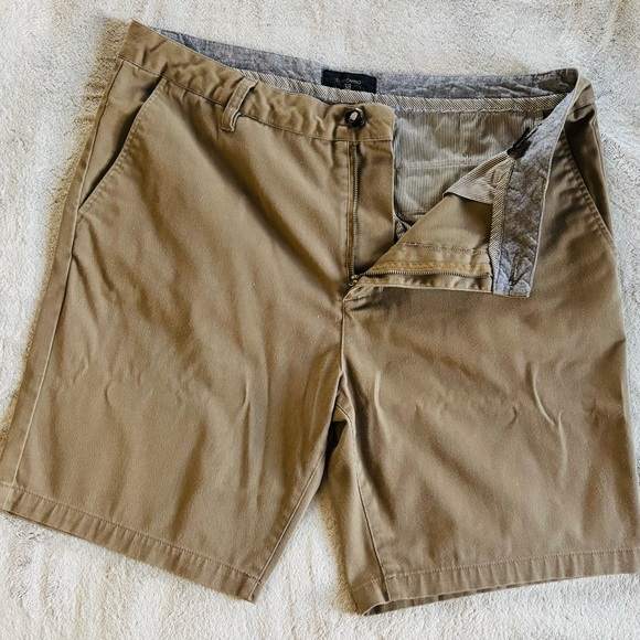 Men's Tan Chino Shorts - Picture 1 of 2